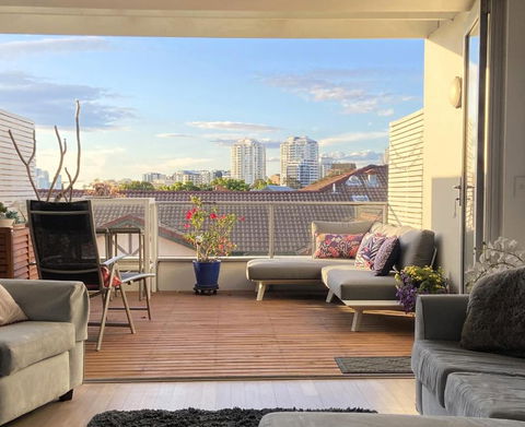 Fab Penthouse Near Bondi / Bronte, Shops & Bars - Accommodation Gold Coast 0