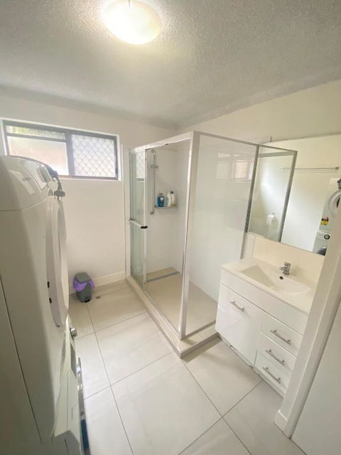 Fabulous Canal-front Unit In Mooloolaba - Accommodation Gold Coast 2