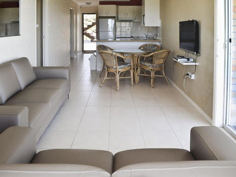 Fairholme 5 - Accommodation Gold Coast 2