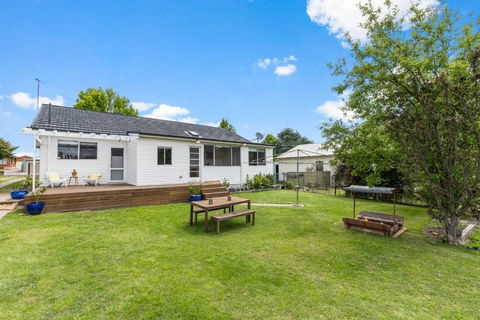 Family Home In East Orange - Cosy & Spacious - Accommodation Gold Coast 3
