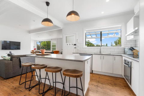 Family Home In East Orange - Cosy & Spacious - Accommodation Gold Coast 1