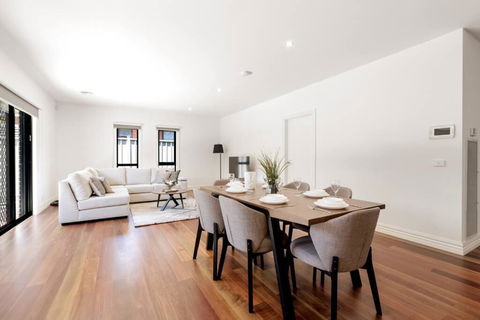 Family Oasis Walking Distance To Chadstone SC - Gold Coast 4U 0