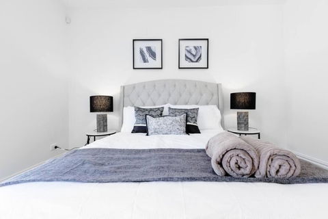 Family Oasis Walking Distance To Chadstone SC - Gold Coast 4U 1