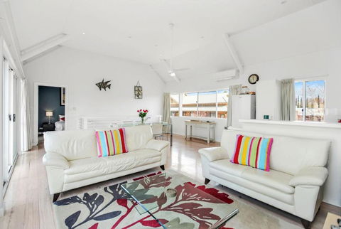 Fantastic Beachside Townhouse - Accommodation Gold Coast 2