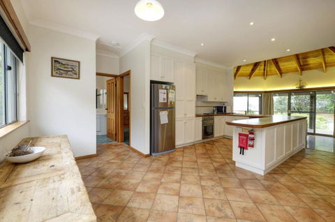 Far Shore - Accommodation Gold Coast 4