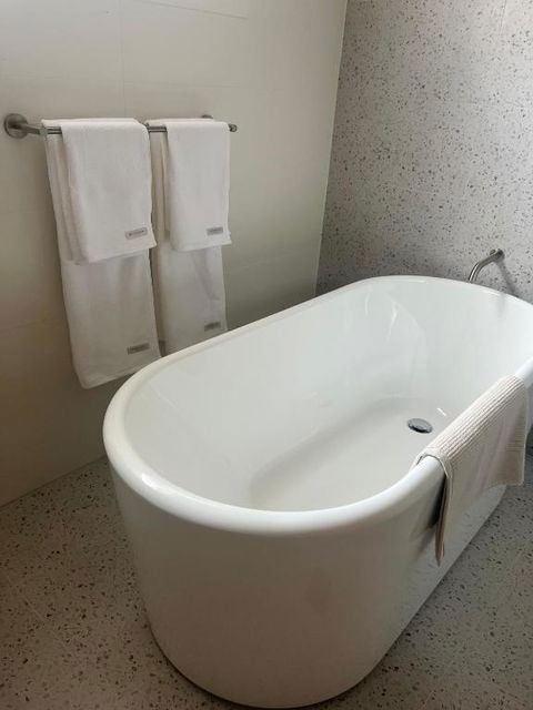 FERN - Accommodation Gold Coast 3