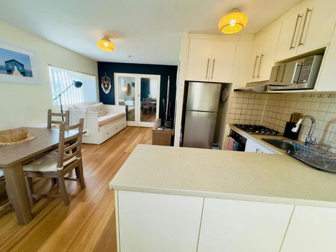 FORR64 - Cosy East Perth Retreat - Accommodation Gold Coast 4
