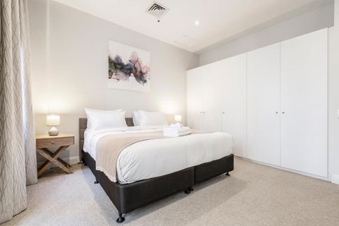 Fabulous Collins Street Luxury 2 BR Apartment - Accommodation Gold Coast 3