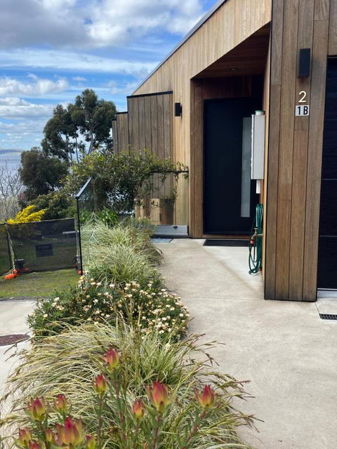 Fabulous, New, Well Appointed Beach House - Accommodation Gold Coast 0