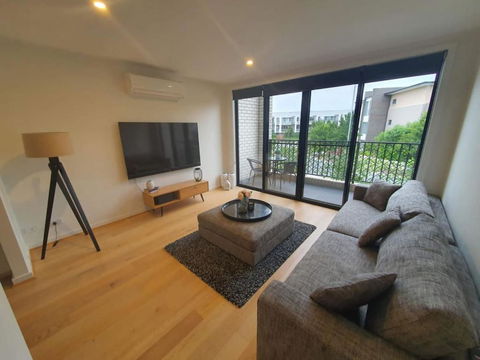 Family Friendly 2BR Townhouse 5mins To Hospital - Accommodation Gold Coast 0