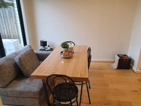 Family Friendly 2BR Townhouse 5mins To Hospital - Accommodation Gold Coast 3