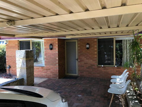 Glenelg Street - Gold Coast 4U 2