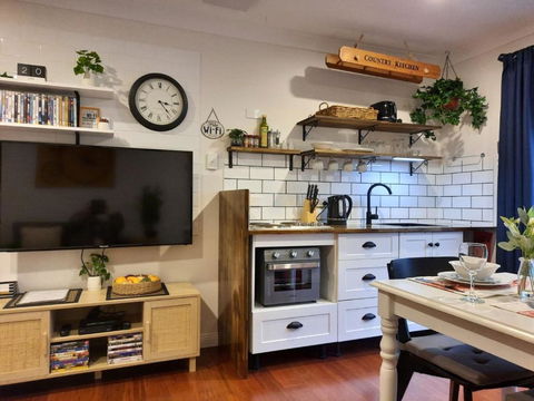 Frostwood House - Gold Coast 4U 2
