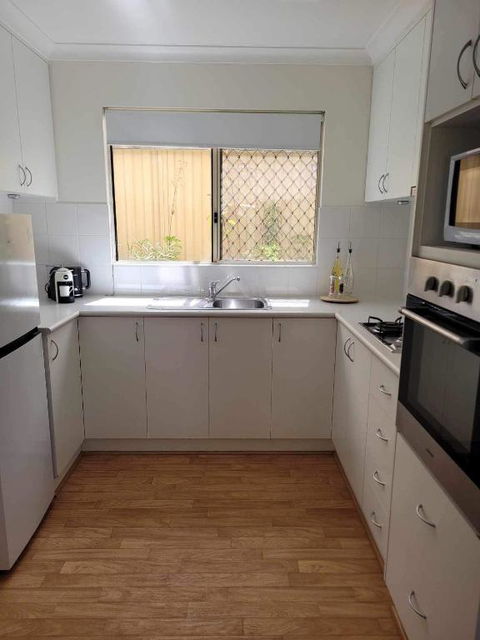 G&R Beach Cottage - Gold Coast 4U 4