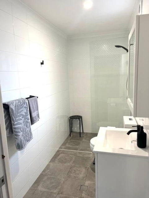 Gabba Central 2 Separate Homes 1 Block 6 Bdrms - Accommodation Gold Coast 3