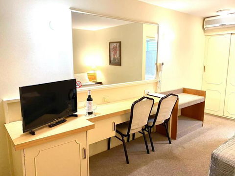 Gateway Motor Inn - Gold Coast 4U 3