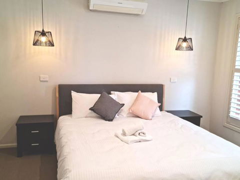 Generous 4 Bedroom Home Close To Park And Shops - Accommodation Gold Coast 0