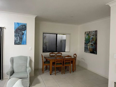 Georgina Townhouse - Accommodation Gold Coast 3