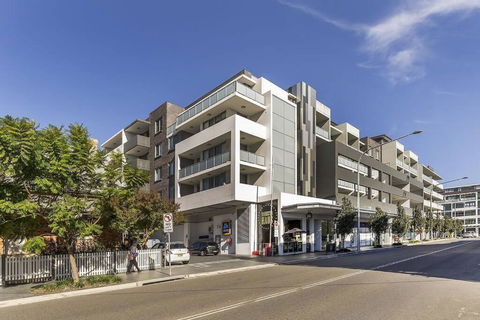 GLAD1 - Monash Rd - Gladesville - Accommodation Gold Coast 0