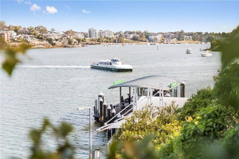 GLAD1 - Monash Rd - Gladesville - Accommodation Gold Coast 3