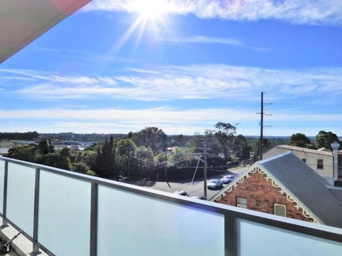 GLAD1 - Monash Rd - Gladesville - Accommodation Gold Coast 4