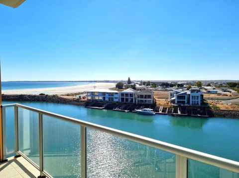 Glam Apartment 21 - Accommodation Gold Coast 0