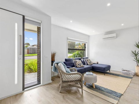 Gogoll Central Beach House 2a - Accommodation Gold Coast 4