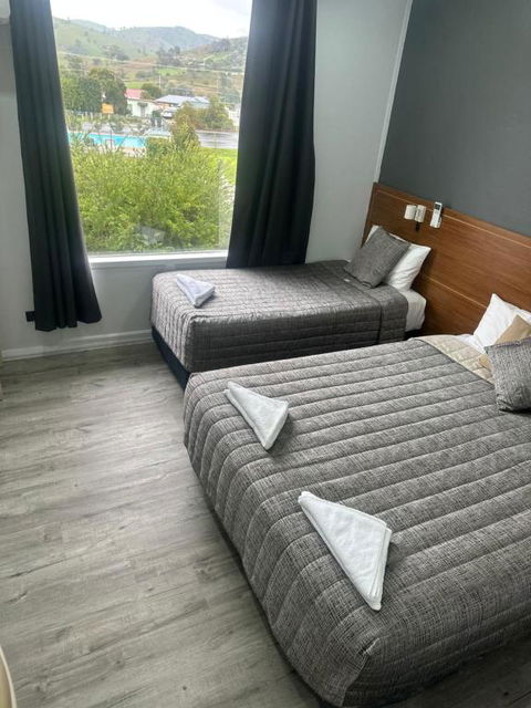 Garden Motor Inn - Accommodation Gold Coast 2