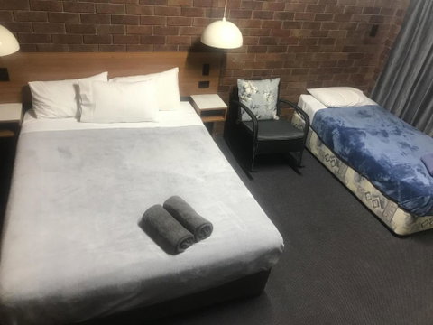 Golden West Motor Inn - Accommodation Gold Coast 4