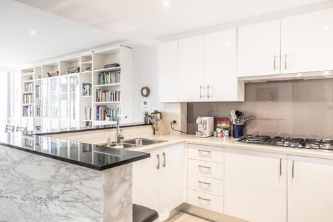 Gorgeous 2-Bed Unit Near Riverside Parks - Gold Coast 4U 2