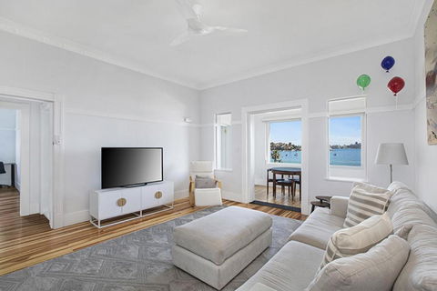 Harbour View In Rose Bay - Gold Coast 4U 1