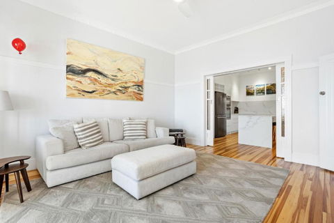 Harbour View In Rose Bay - Gold Coast 4U 2