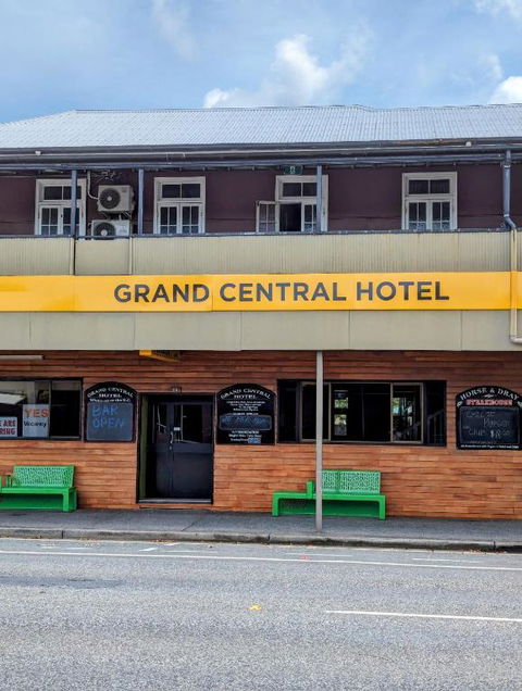 GRAND CENTRAL HOTEL PROSERPINE - Gold Coast 4U 2