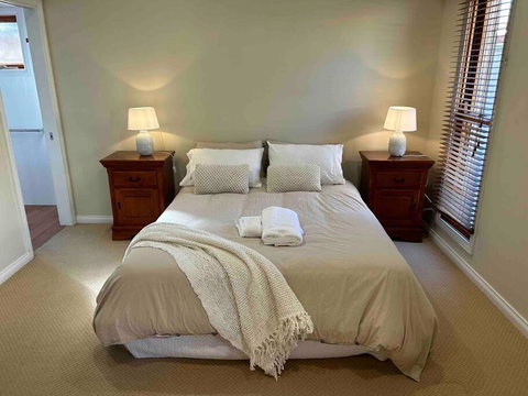 Grand Retreat In Peaceful Street - Accommodation Gold Coast 2