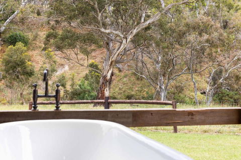 Grandview Accommodation - Hideaway Huts - Gold Coast 4U 3