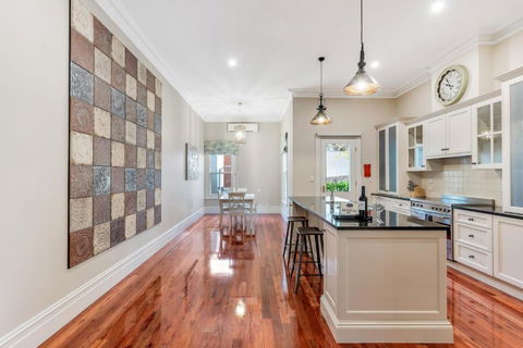 Grandview Accommodation - The Flaxley Apartments - Gold Coast 4U 4