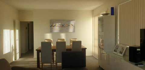 GREENWAY WATERS 2 Bed Apartment - Gold Coast 4U 1