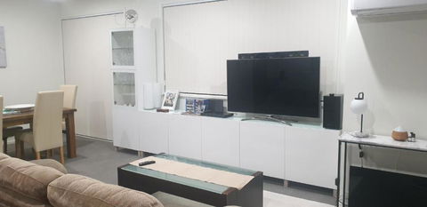 GREENWAY WATERS 2 Bed Apartment - Gold Coast 4U 4
