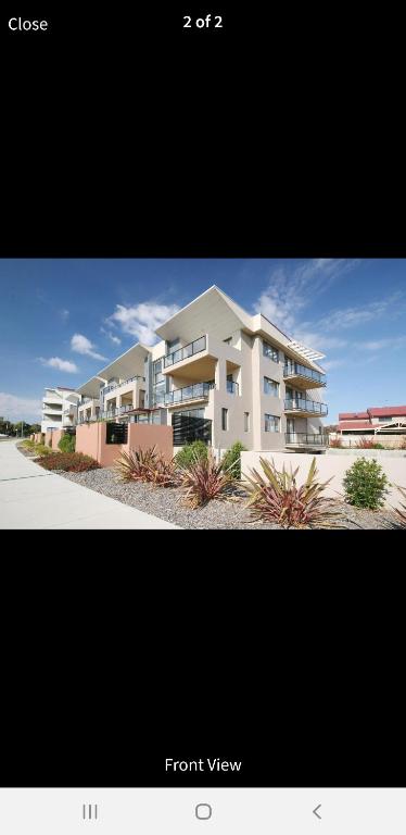 GREENWAY WATERS Apartments - Gold Coast 4U 0