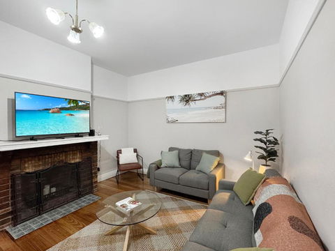 Ground Floor Apartment, 250 Metres To The Beach - Accommodation Gold Coast 2