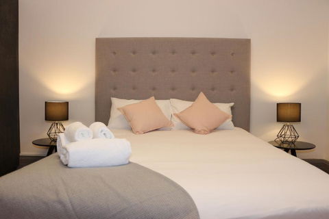 Guildford Hotel - Gold Coast 4U 2