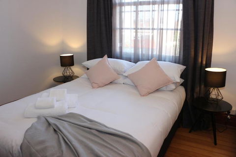 Guildford Hotel - Gold Coast 4U 4