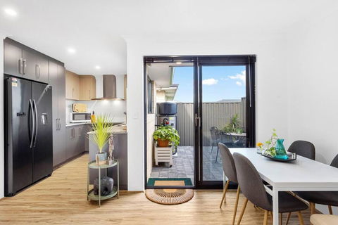 Guildford Family Hideaway - Accommodation Gold Coast 1