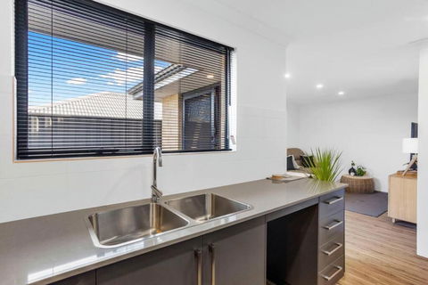Guildford Family Hideaway - Accommodation Gold Coast 3