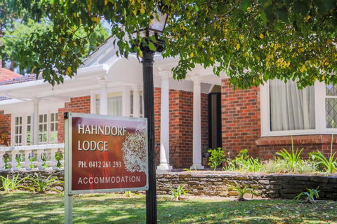 Hahndorf Lodge Pioneer Suite - Main Street Hahndorf On Site Secure Parking - Gold Coast 4U 0