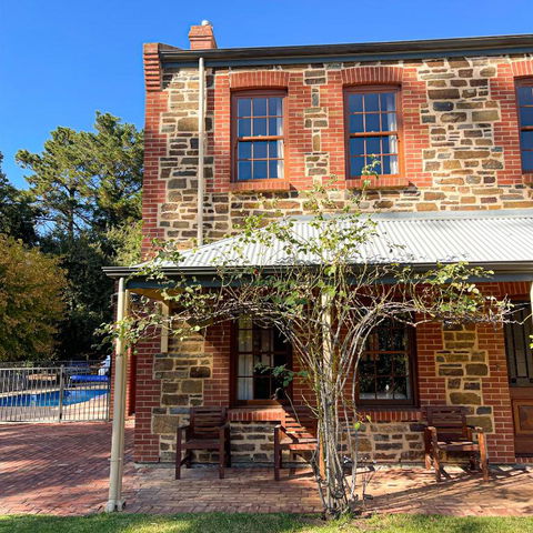 Hahndorf Luxury Retreat 5 Bedrooms For 12 Guests - Gold Coast 4U 3