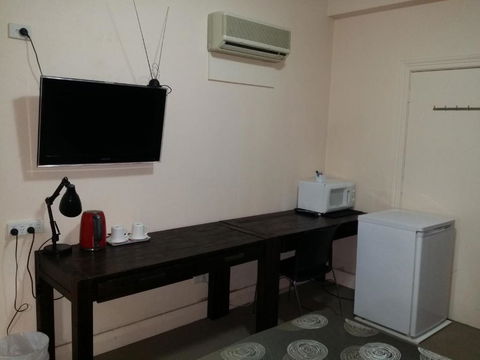 Hampton Court Apartments - Accommodation Gold Coast 2
