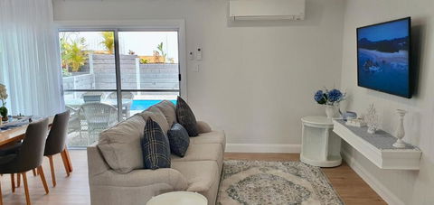 Hampton Retreat With Heated Pool - Accommodation Gold Coast 2