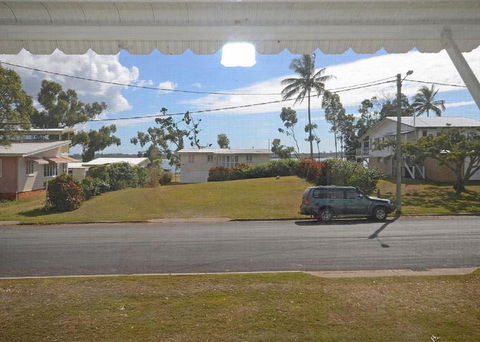 Happy Days - Burrum Heads- Close To Boatramp- 2BR - Accommodation Gold Coast 1
