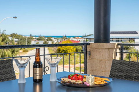 Happy Daze - 1 Gold Coast 2